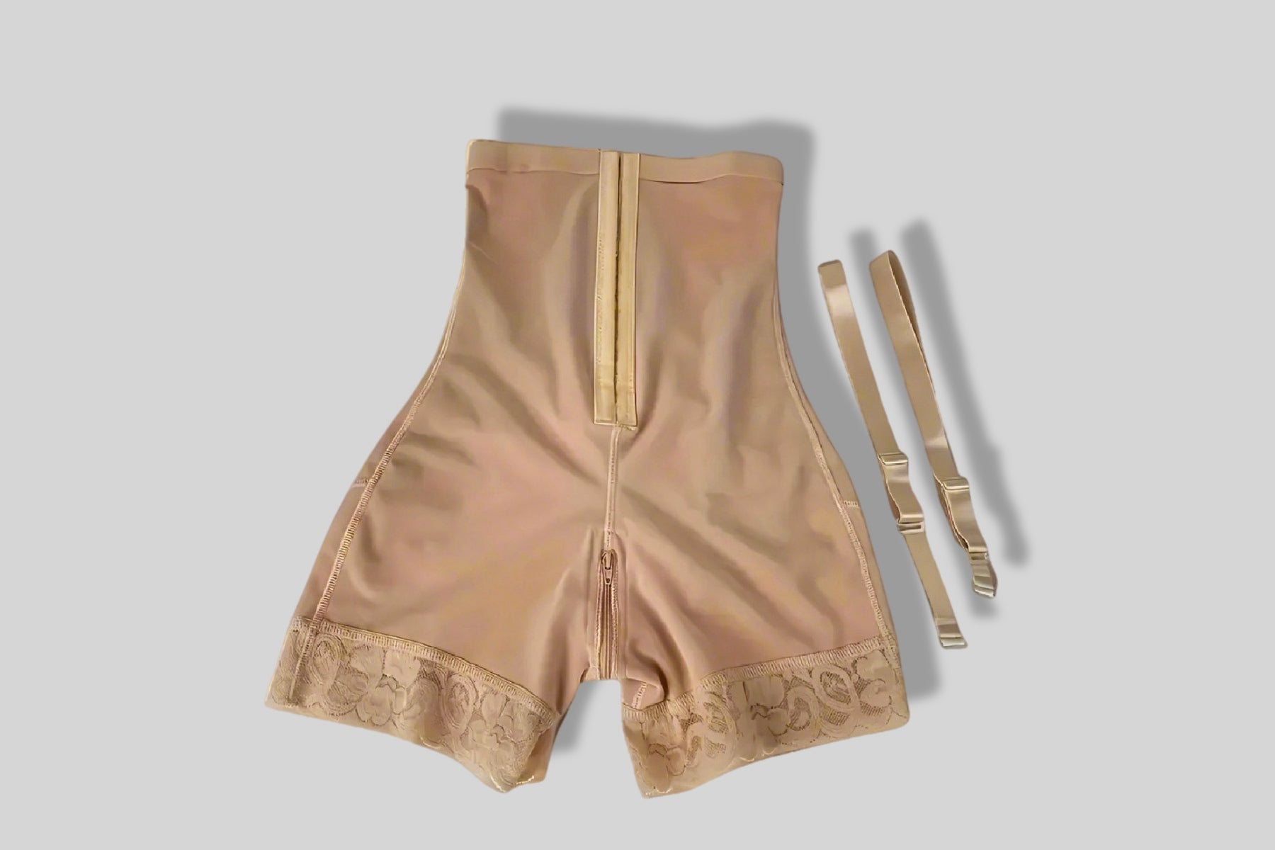 FAJA MOLDEADORA CON CREMALLERA Y CORREAS