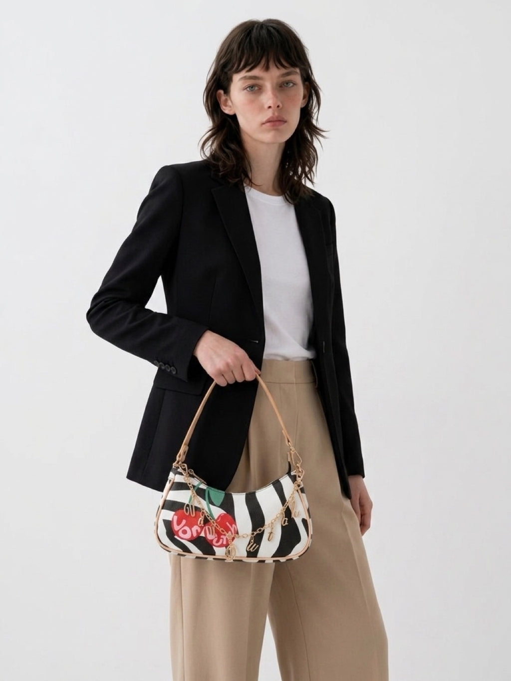 Bolso Von Dutch Cherry Zebra - modelo lateral